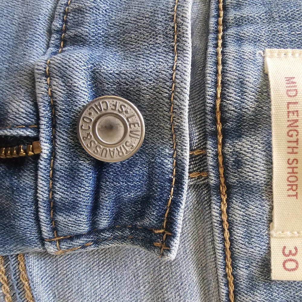 Levi's Jean shorts - Picture 4 of 4